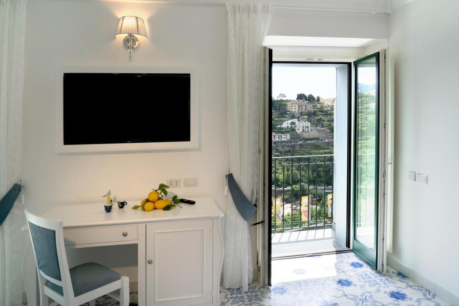 Suites In The Amalfi Coast - Guesthouse With Terrace Near Amalfi - Breathtaking View Of Ravello Scala Exterior photo